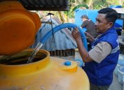 Saat Sumur Warga Mengering, Haris Tome Datang Bawa Air Harapan
