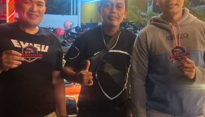 GGM Makin Solid, Sertu Marwan Bagikan Sticker Identitas Kepada Anggota